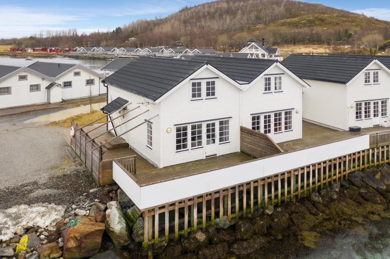 Idyllisk Sjohus Pa Naurstad Bodø Exteriér fotografie