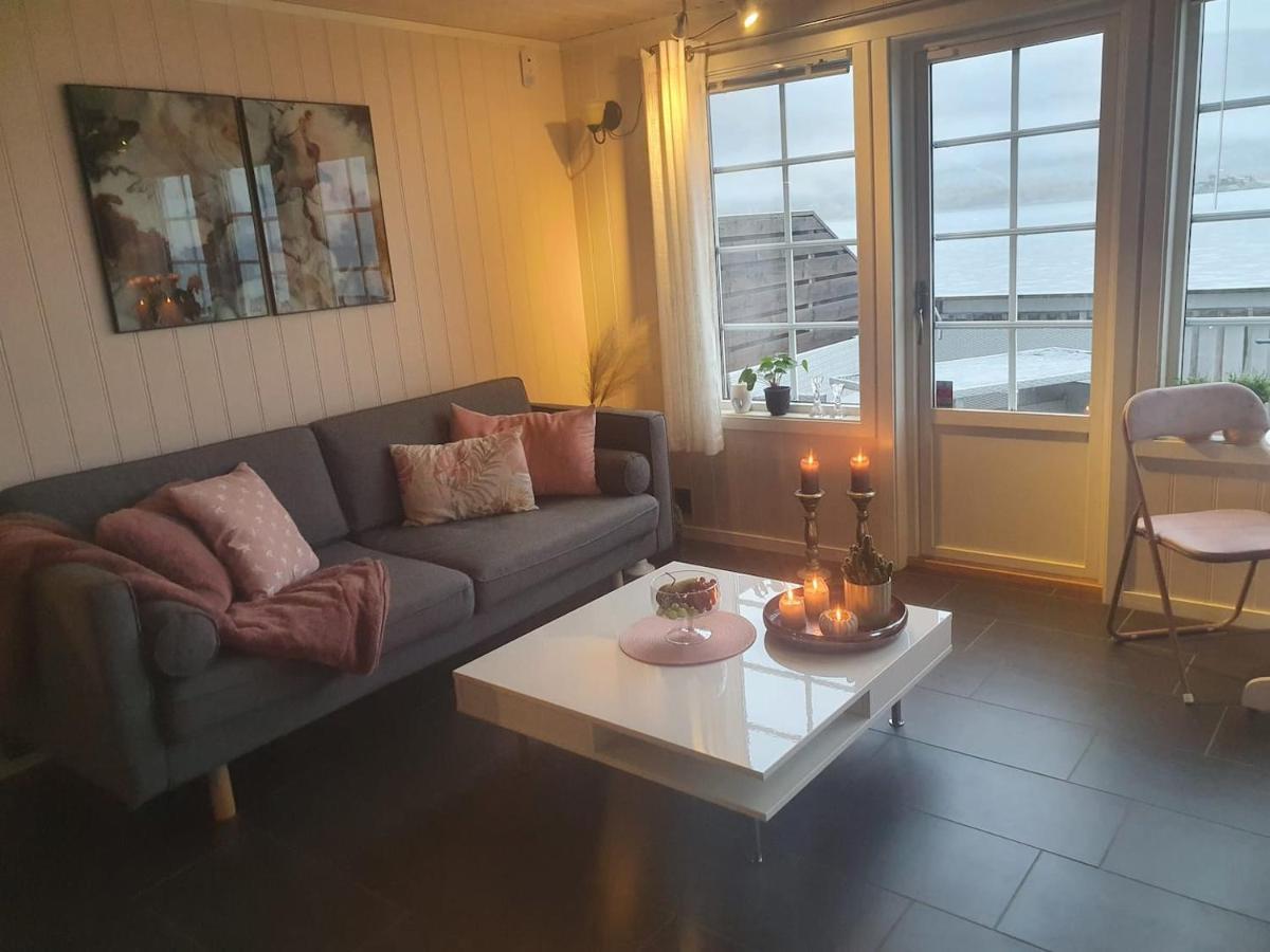Idyllisk Sjohus Pa Naurstad Bodø Exteriér fotografie