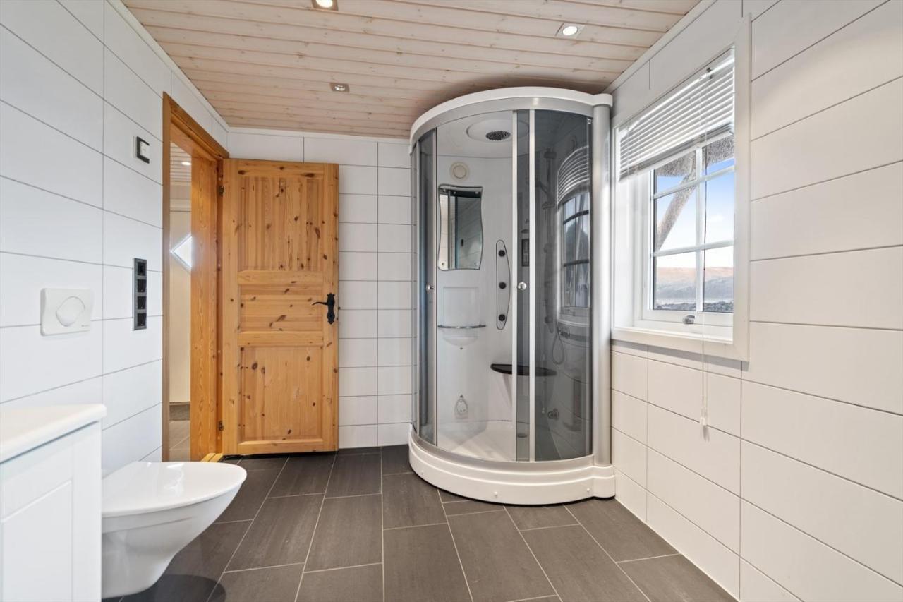 Idyllisk Sjohus Pa Naurstad Bodø Exteriér fotografie